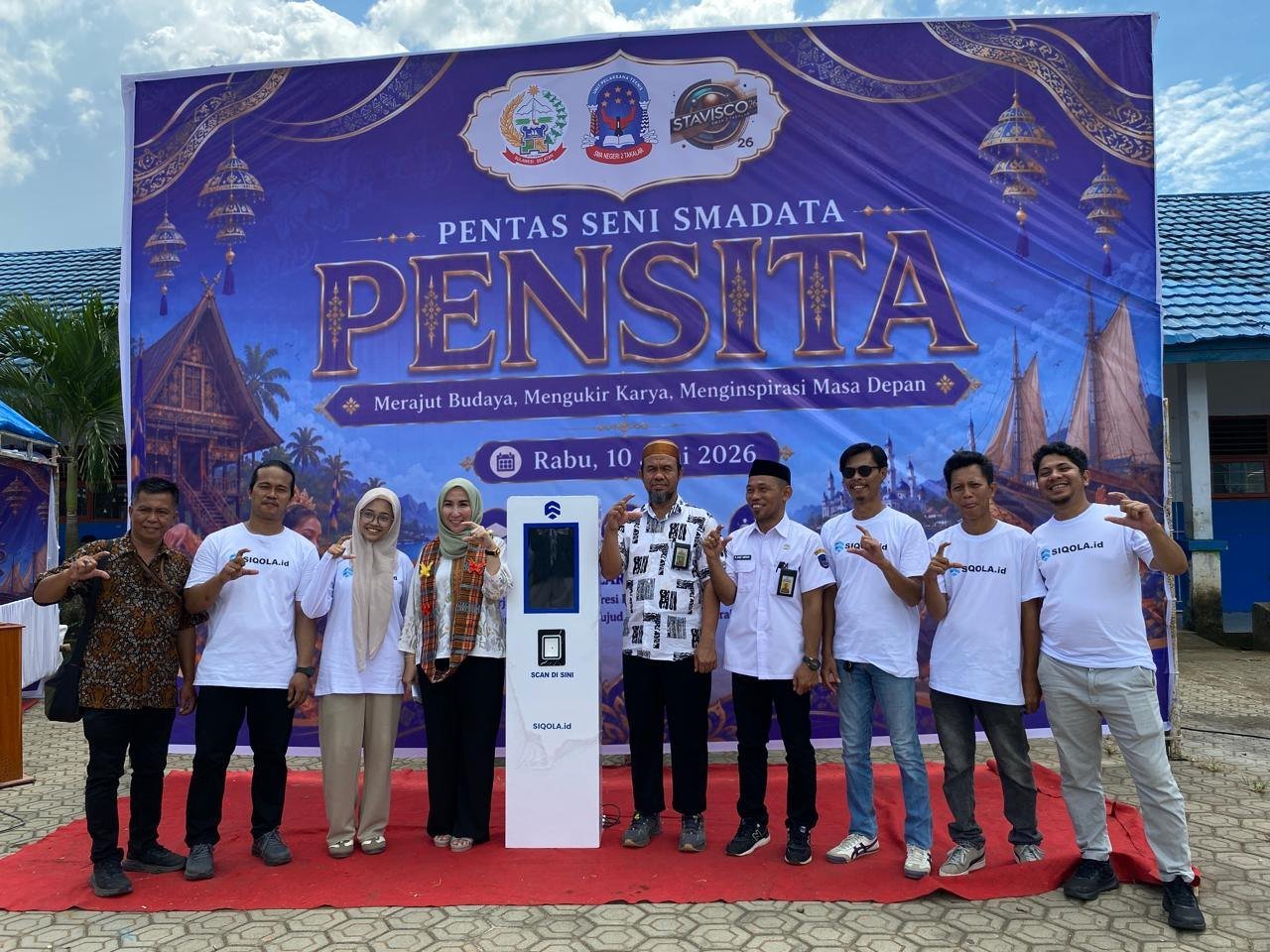 Launching perdana bersama anggota dewan, Kepala Cabang Dinas, dan Kepala SMA Negeri 2 Takalar